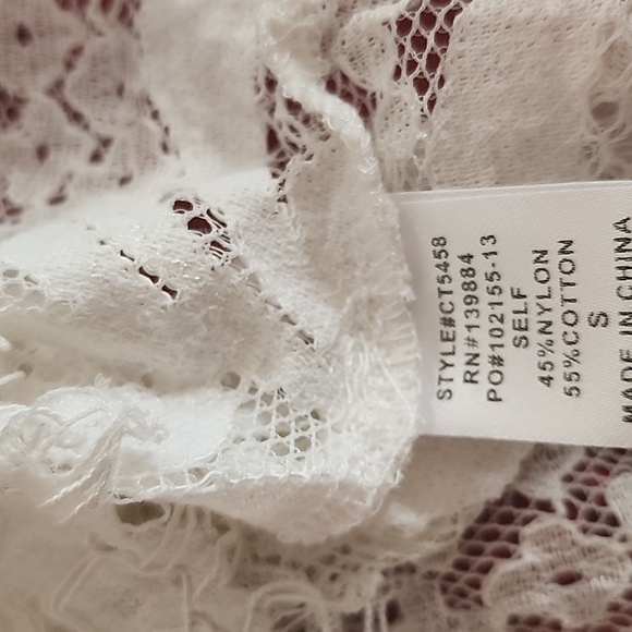 Lace Crop Top with Tulle Bell Sleeves Chelsea size small  like new without tag - Picture 9 of 12